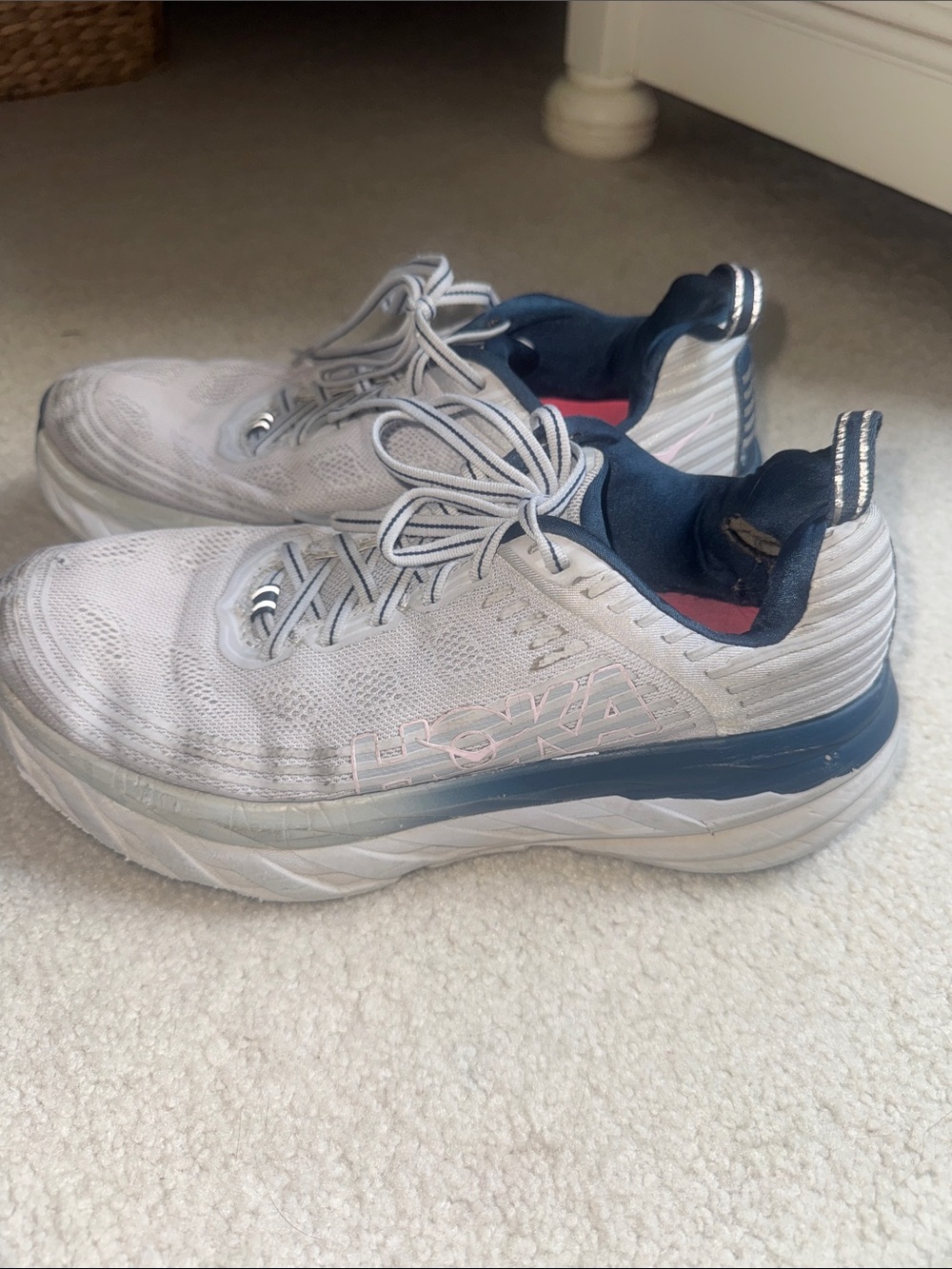 Hoka White and Navy Cushioned Running Sneakers Bondi 6 size 8.5